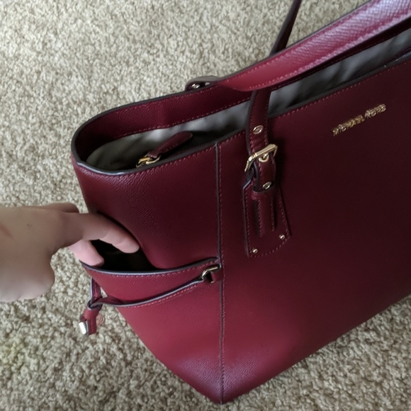 Michael Kors Leather Tote/Purse - Picture 3 of 8